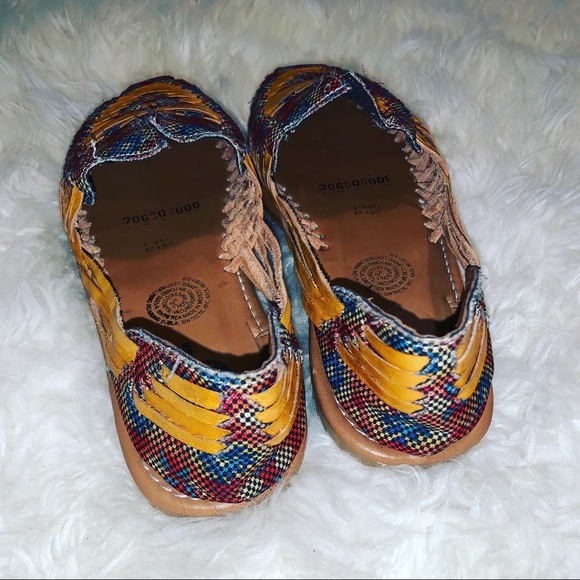 ❤️SOLD❤️Aztec Leather Slip On Shoes - Picture 5 of 5